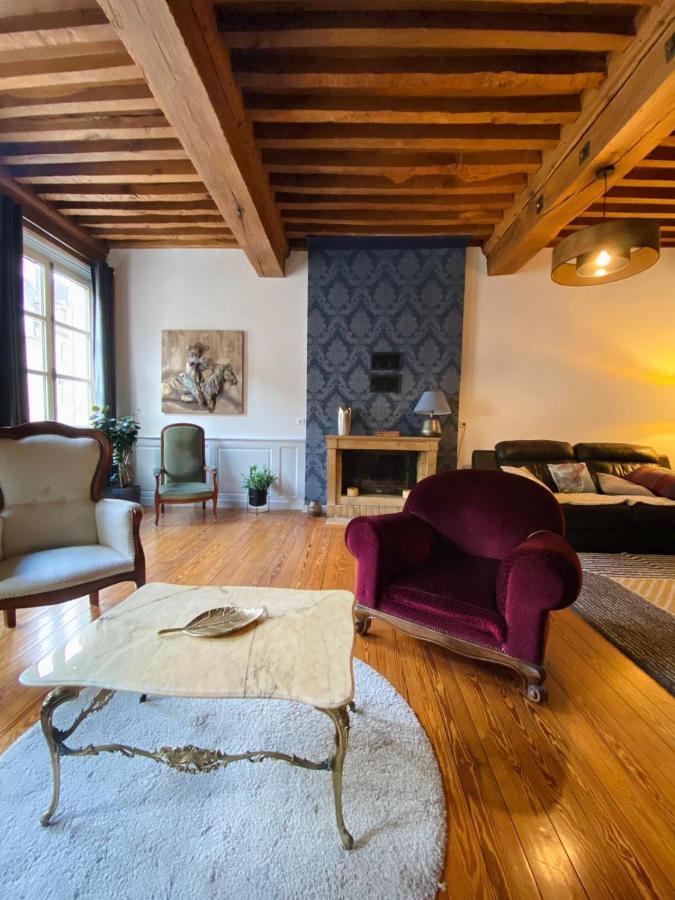 Vaste Appartement Centre Historique De Доль Экстерьер фото