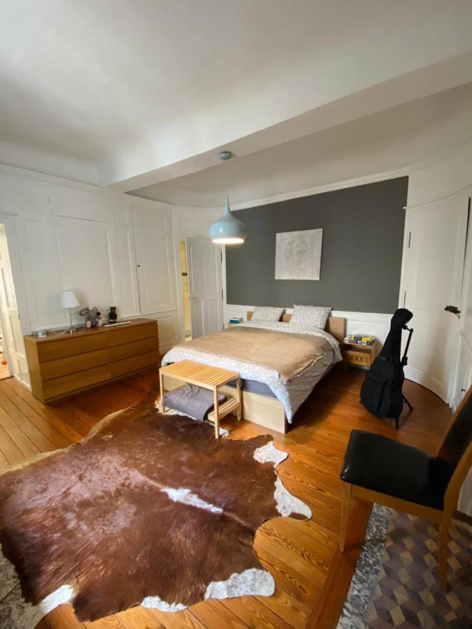 Vaste Appartement Centre Historique De Доль Экстерьер фото